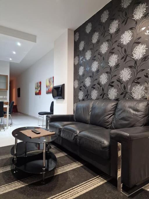 City Center Properties - Modern Two Bedroom Apartment With A Hot Tub And Amazing Location セント・ポールズ・ベイ エクステリア 写真