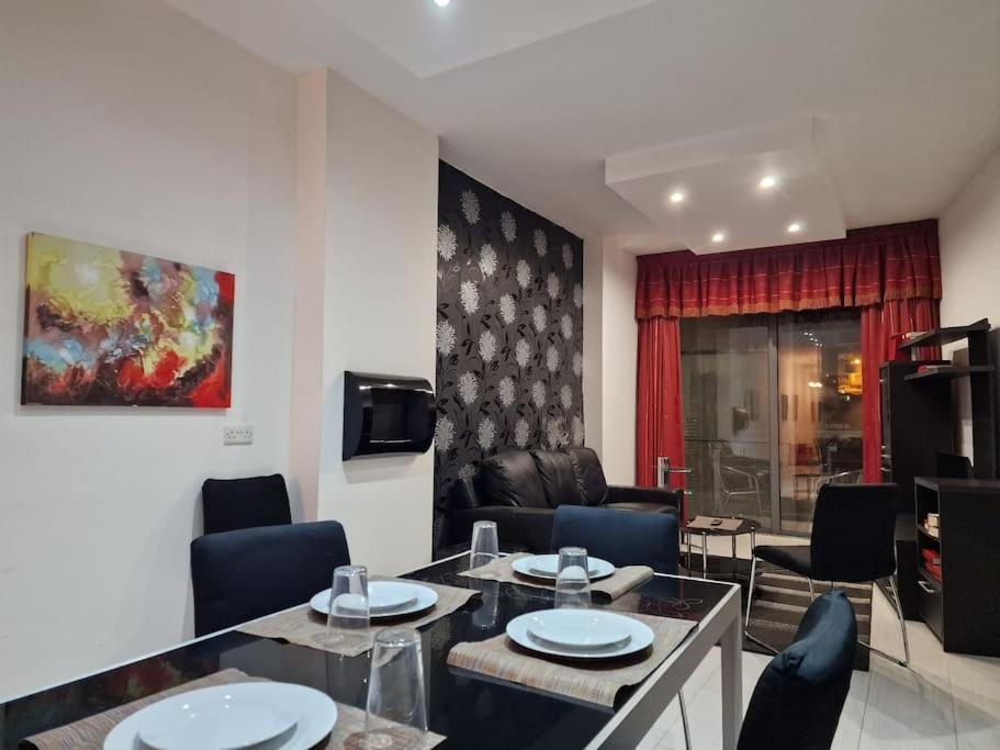 City Center Properties - Modern Two Bedroom Apartment With A Hot Tub And Amazing Location セント・ポールズ・ベイ エクステリア 写真