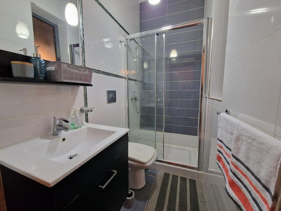 City Center Properties - Modern Two Bedroom Apartment With A Hot Tub And Amazing Location セント・ポールズ・ベイ エクステリア 写真