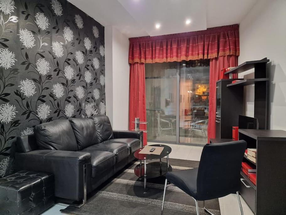 City Center Properties - Modern Two Bedroom Apartment With A Hot Tub And Amazing Location セント・ポールズ・ベイ エクステリア 写真